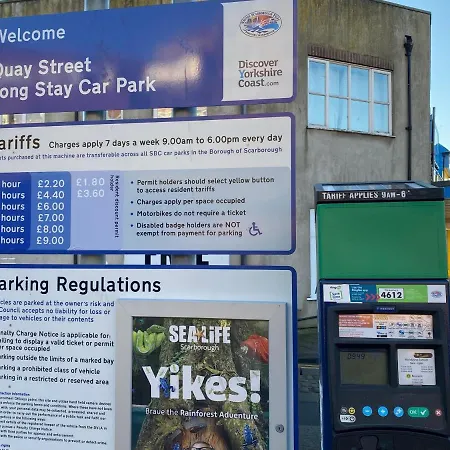 Harbourside House Скарборо