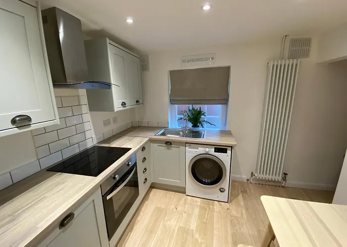 Harbourside House Скарборо